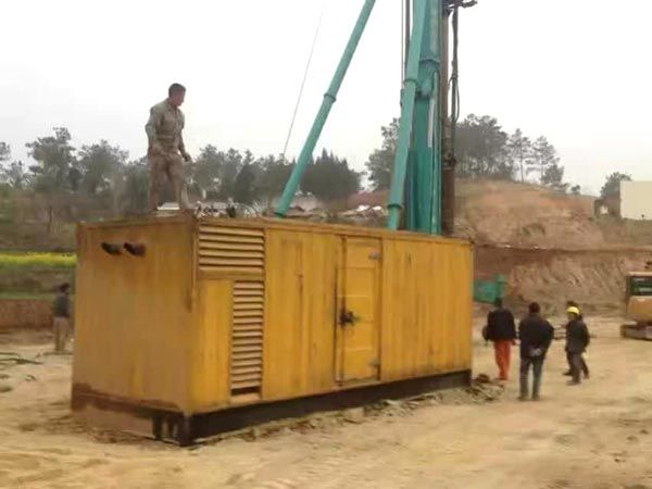 红坪镇如何判断水冷式机油散热器密封件是否需要更换？